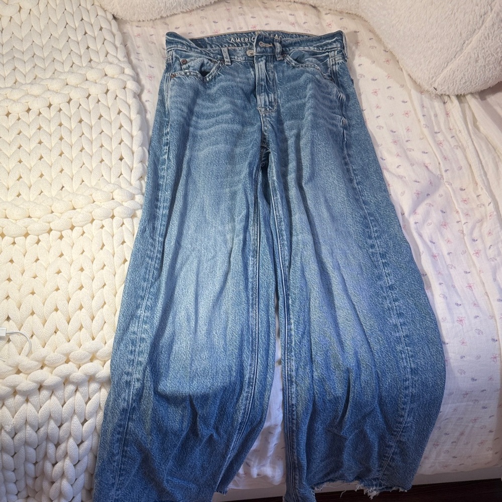 American Eagle Outfitters Light Blue Denim Jeans